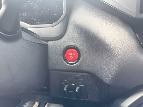 Used 2025 Toyota Sequoia TRD Pro AWD/4WD image 15