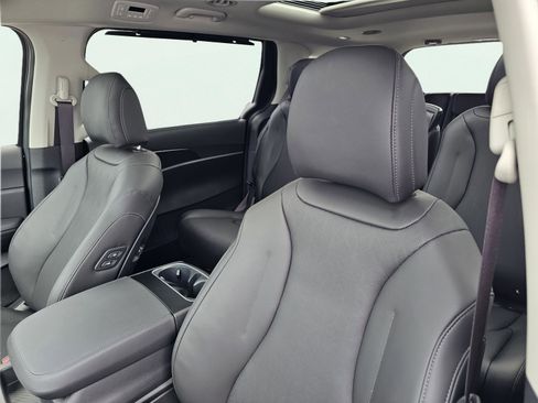 New 2026 Kia Carnival SX w/ SX Dark Edition Package image 17