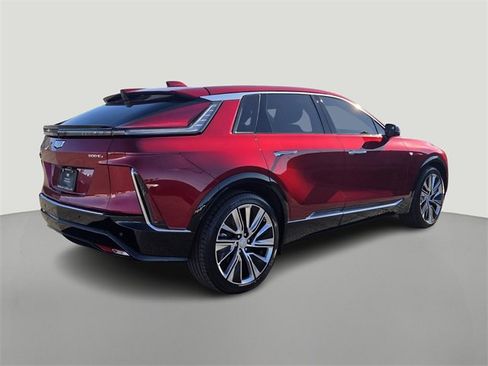 New 2025 Cadillac Lyriq Luxury image 4