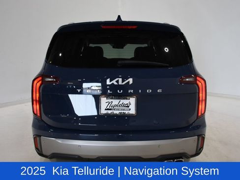 Used 2025 Kia Telluride S FWD image 5