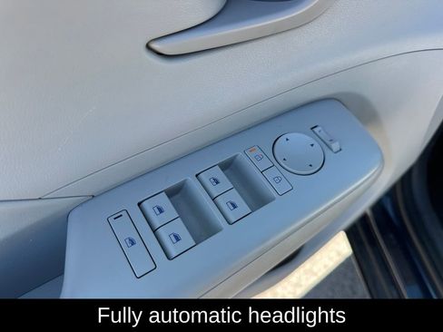 Certified 2025 Hyundai Kona SEL FWD image 12
