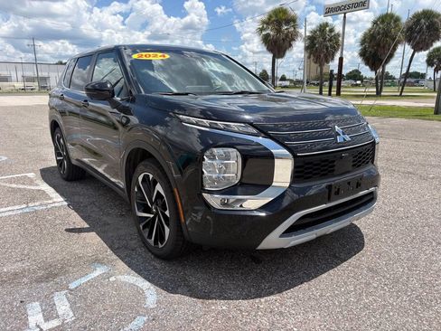 Used 2024 Mitsubishi Outlander SE Black Edition FWD image 1