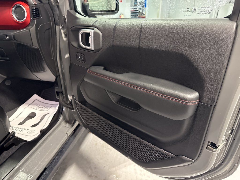 Used 2020 Jeep Gladiator Rubicon AWD/4WD image 36