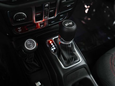 Used 2026 Jeep Wrangler Unlimited Rubicon AWD/4WD image 23