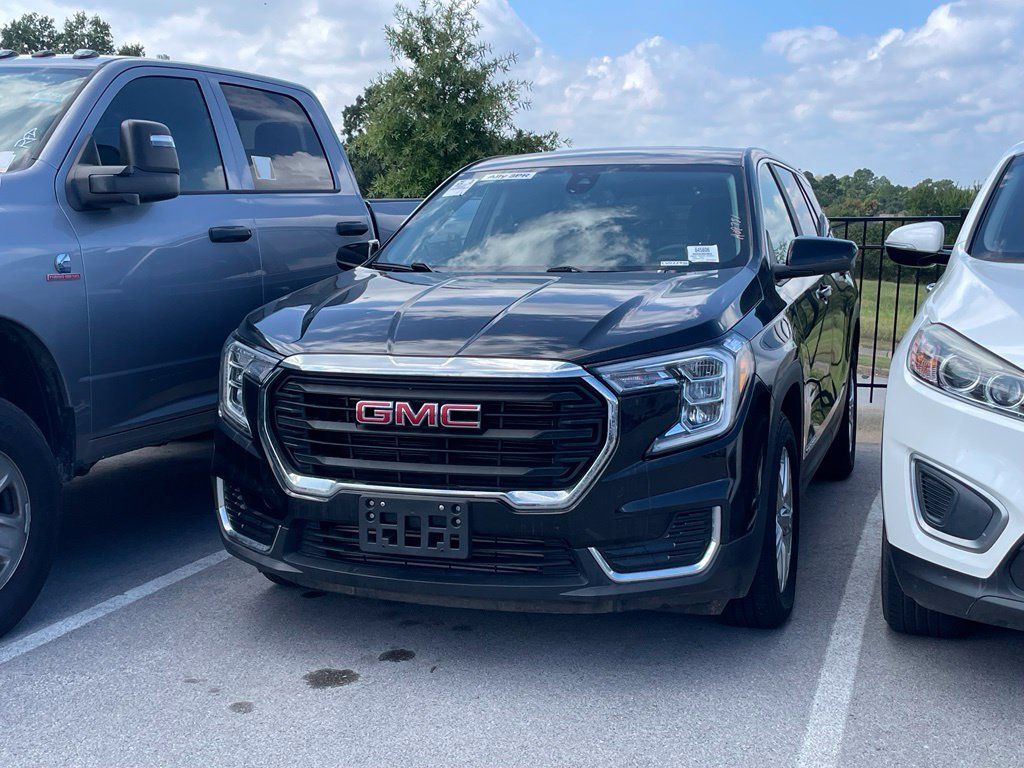 Used 2024 GMC Terrain SLE AWD/4WD image 3