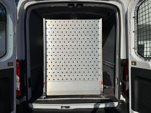 Used 2018 Ford Transit 150 148 Medium Roof RWD image 33