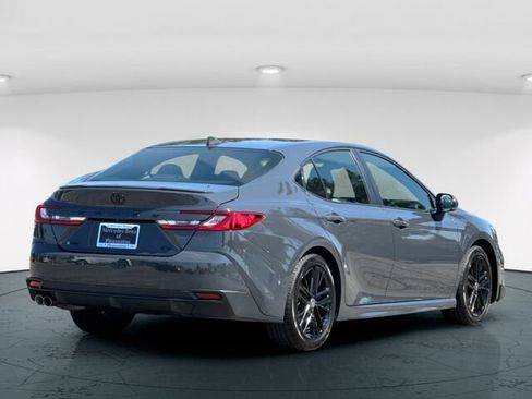 Used 2025 Toyota Camry SE w/ Convenience Package FWD image 7