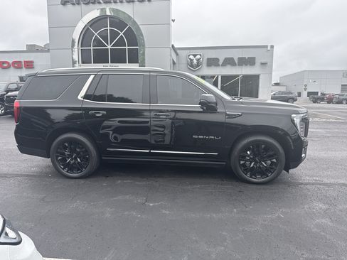 Used 2026 GMC Yukon Denali Ultimate AWD/4WD image 2