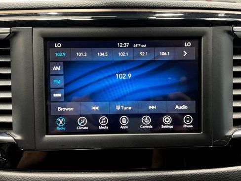 Used 2019 Chrysler Pacifica Touring-L FWD image 24