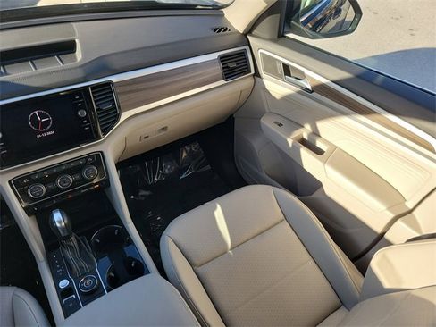 Used 2022 Volkswagen Atlas SEL image 17