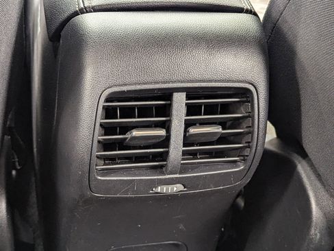 Used 2020 Ford Escape SE image 20