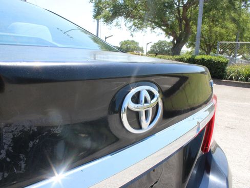 Used 2013 Toyota Corolla LE image 20