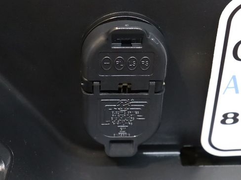 Used 2021 GMC Sierra 1500 SLE image 28