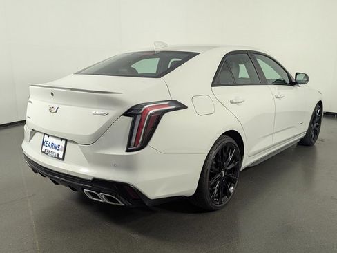 Used 2022 Cadillac CT4 V image 7