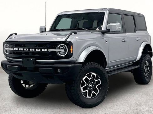 Used 2024 Ford Bronco Outer Banks AWD/4WD image 11