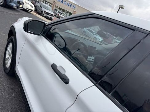 Used 2021 Ford Explorer Base image 14