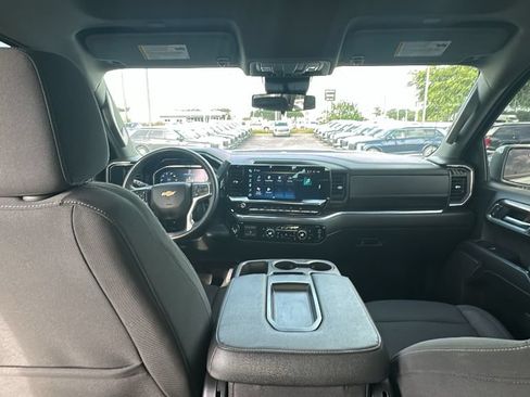 Used 2025 Chevrolet Silverado 1500 LT RWD image 29