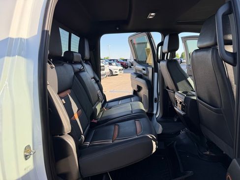 Used 2024 GMC Sierra 1500 AT4 w/ Technology Package AWD/4WD image 23