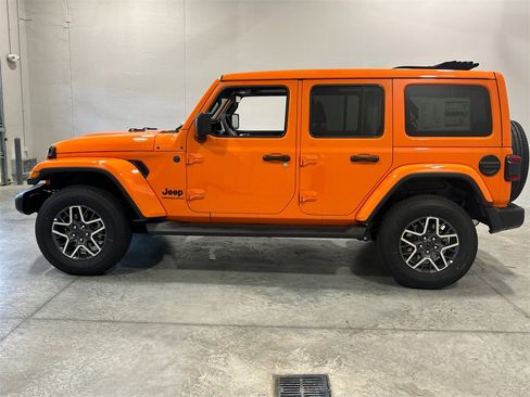 New 2025 Jeep Wrangler Sahara image 9