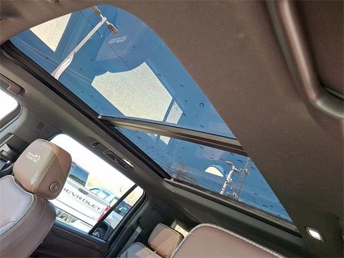 Used 2023 Chevrolet Suburban High Country w/ Premium Package 2 image 12