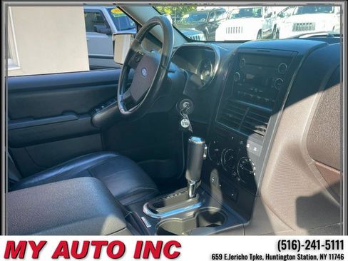 Used 2010 Ford Explorer XLT image 25