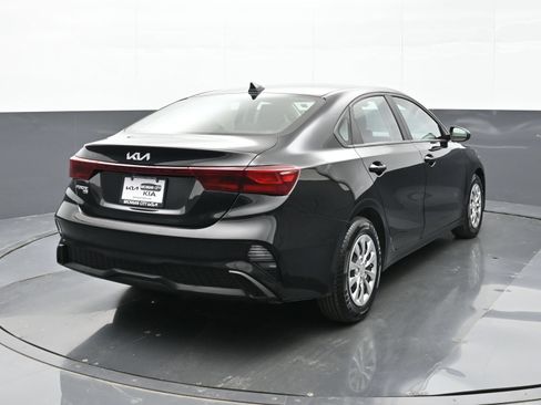 Used 2024 Kia Forte LX FWD image 4