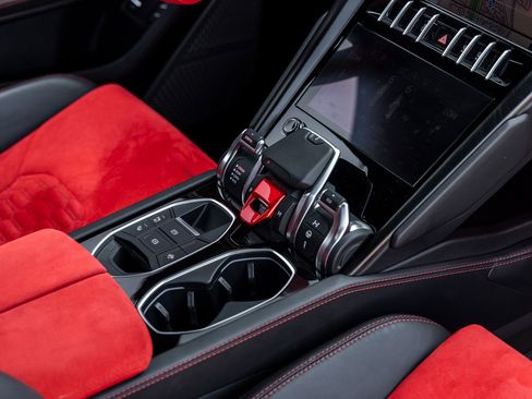 Used 2022 Lamborghini Urus image 29