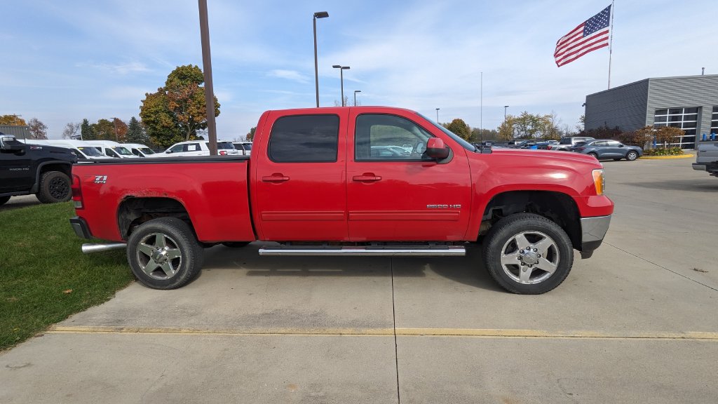 Used 2012 GMC Sierra 2500 SLT w/ SLT Convenience Package AWD/4WD image 2