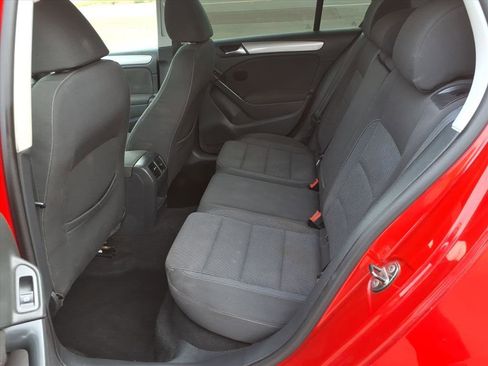 Used 2011 Volkswagen Golf TDI image 11