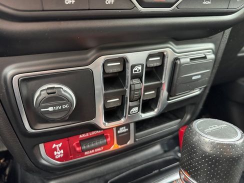 Used 2020 Jeep Gladiator Mojave AWD/4WD image 24