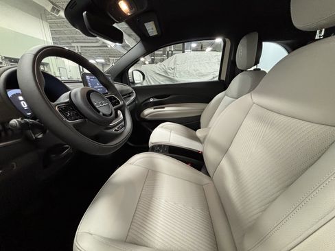 New 2025 FIAT 500 e image 9