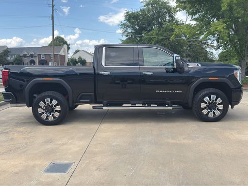 Used 2021 GMC Sierra 2500 Denali AWD/4WD image 2