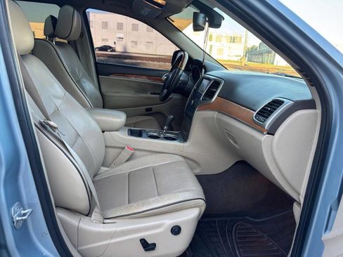 Used 2012 Jeep Grand Cherokee Overland image 25