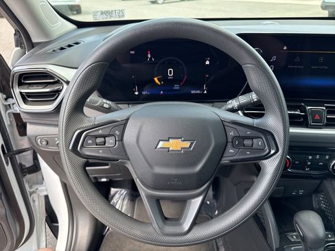 Used 2025 Chevrolet TrailBlazer LT image 13