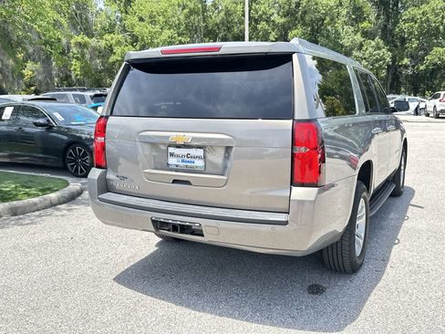 Used 2017 Chevrolet Suburban LT w/ Luxury Package AWD/4WD image 6
