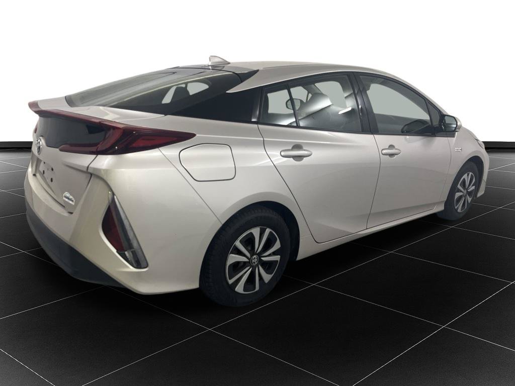 Used 2019 Toyota Prius Prime Plus FWD image 5