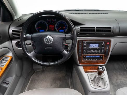Used 2004 Volkswagen Passat W8 AWD/4WD image 28