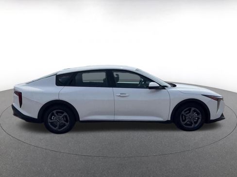 Used 2025 Kia K4 LXS FWD image 16