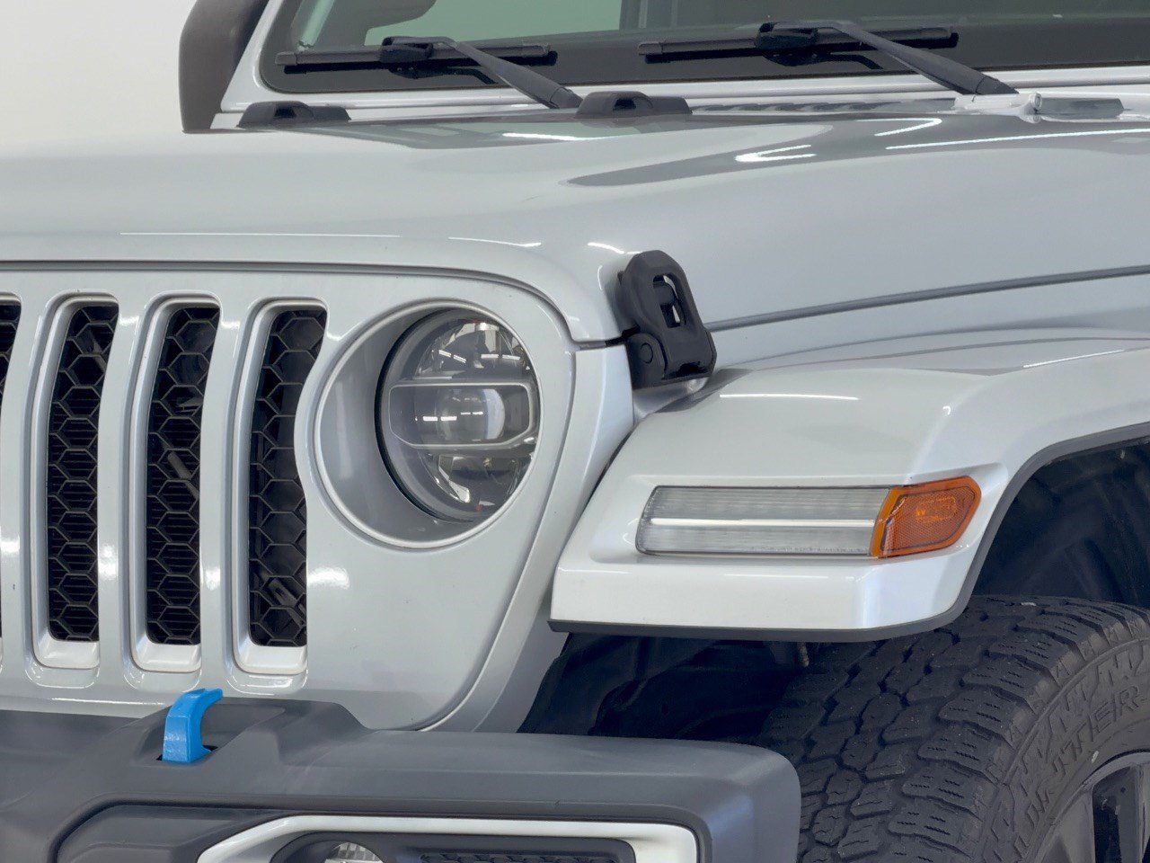 Used 2022 Jeep Wrangler Unlimited Sahara w/ Cold Weather Group AWD/4WD image 12