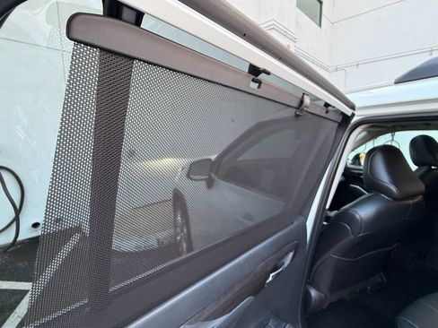 Used 2024 Toyota Highlander Limited image 34