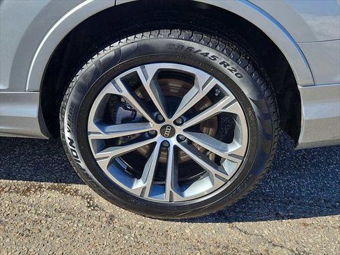 Certified 2025 Audi Q7 2.0T Premium Plus w/ Premium Plus Package AWD/4WD image 3