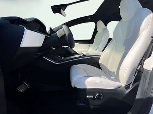 Used 2022 Tesla Model X Plaid AWD/4WD image 15