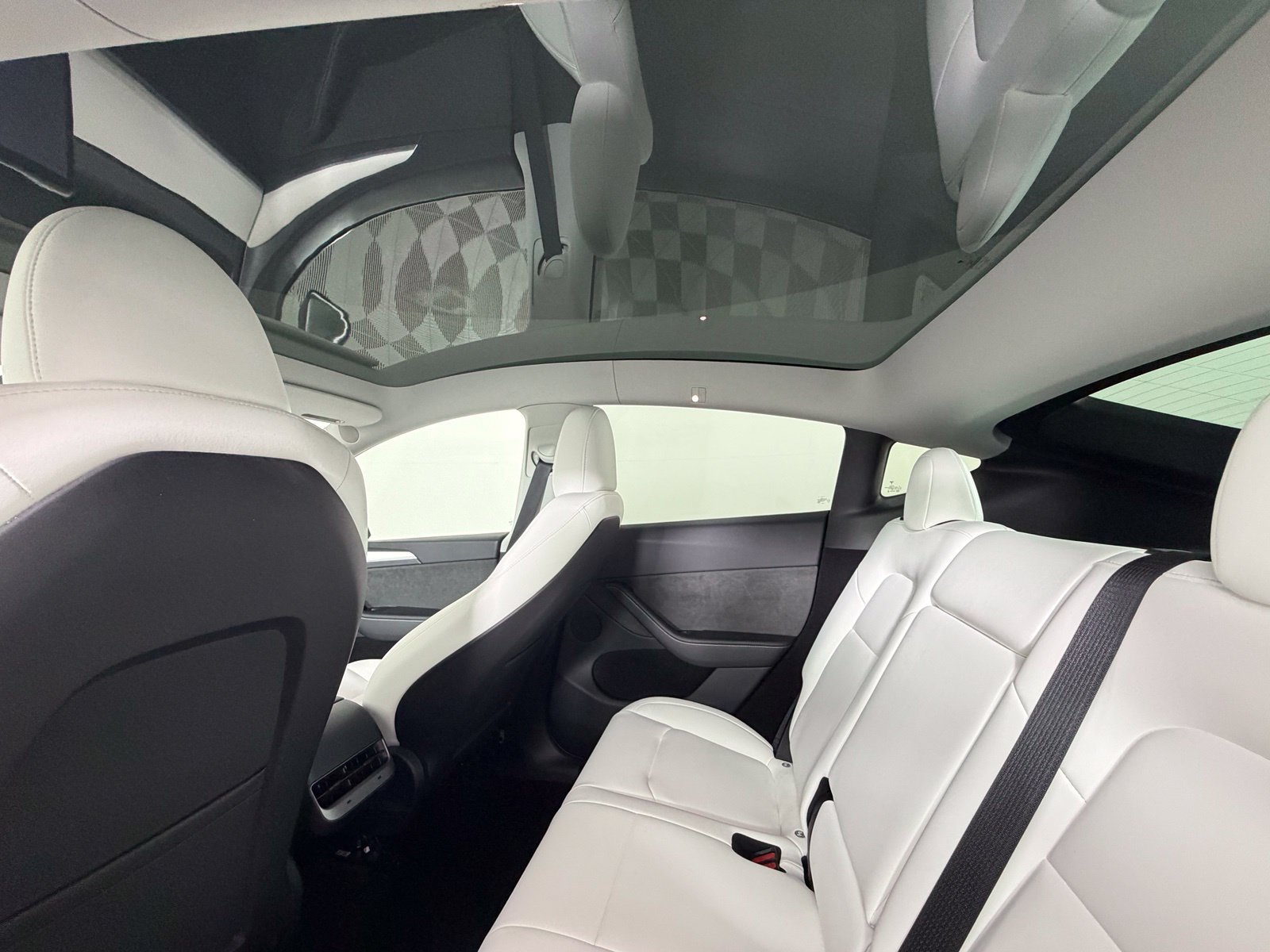 Used 2024 Tesla Model Y Long Range AWD/4WD image 15