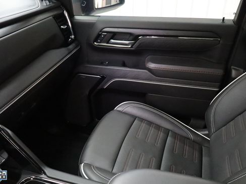 Used 2024 GMC Sierra 2500 AT4X image 24