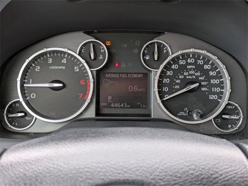 Used 2016 Toyota Tundra SR5 w/ SR5 Upgrade Package image 31