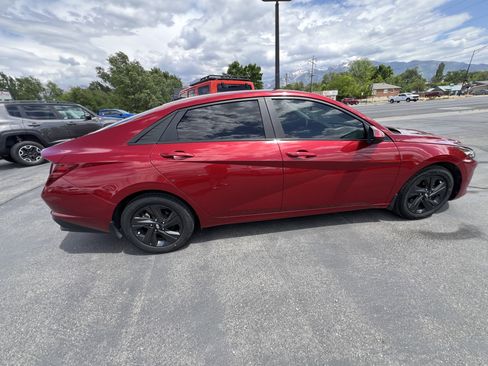 Used 2023 Hyundai Elantra SEL FWD image 4