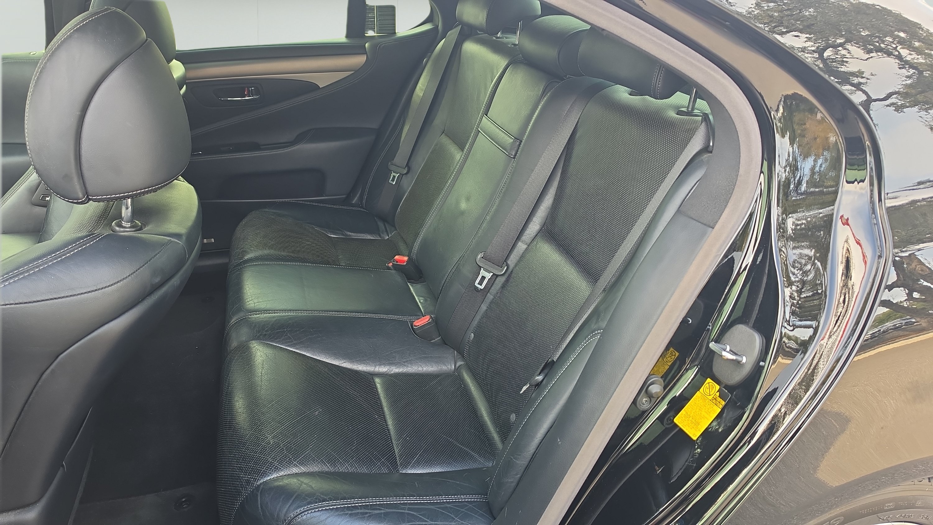 Used 2013 Lexus LS 460 w/ F-Sport Pkg RWD image 21