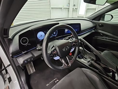 Used 2022 Hyundai Elantra N image 11