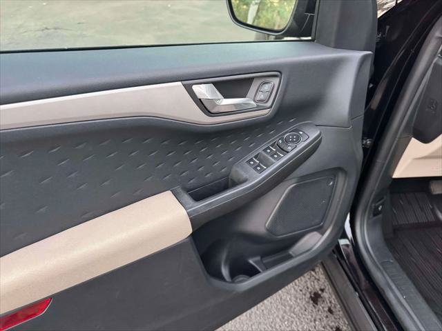 Used 2020 Ford Escape SE AWD/4WD image 17