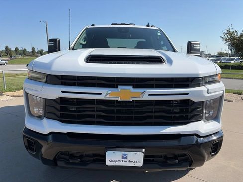 Used 2024 Chevrolet Silverado 2500 Custom w/ Custom Value Package AWD/4WD image 3
